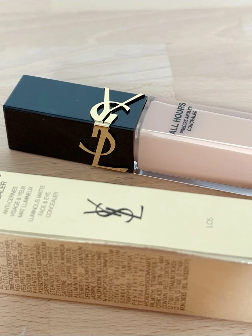 Yves Saint Laurent All Hours Precise Angles Concealer - Light/Neutral (LC5)